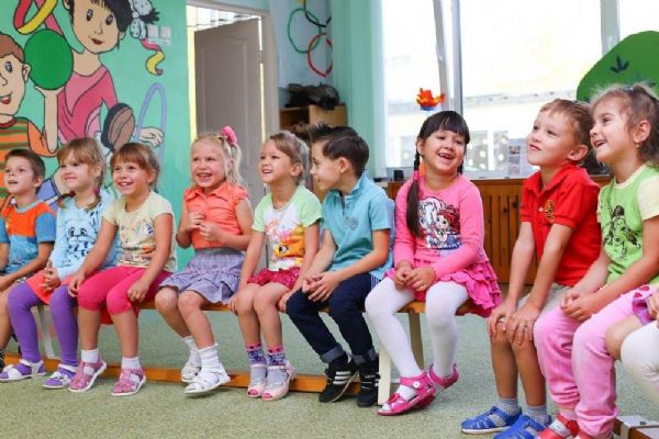 Počet dětí v MŠ a ZŠ klesá, ale střední školy v Moravskoslezském kraji rostou pátý rok po sobě