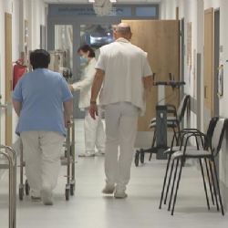 Lékaři v nemocnicích zahájili protest, čekají na podpis dohody o odměňování