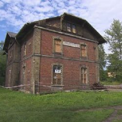 Nadšenci v Karviné opravují budovu bývalého nádraží