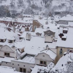 Sněhové srážky se z jihu Čech přesunuly nad Slezsko. Vznikají závěje