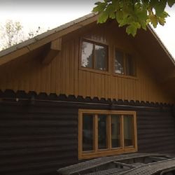 Uprchlíci z Ukrajiny žili v Ostravici bez vody, na záchod chodili ven. Majitel přitom pobíral miliony