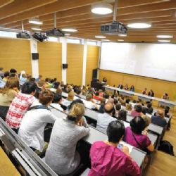 Vysoké školy hlásí rekordní zájem o studium, nejčastěji jde o zdravotnické a pedagogické obory