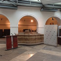 Preventivní testy na covid-19 zůstanou zdarma pro všechny pojištěnce, vláda také prodloužila výjimku z placení DPH u respirátorů