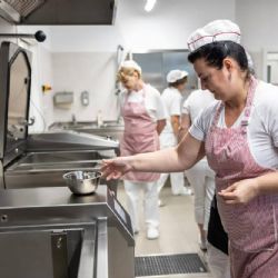 Gymnázium Frýdek-Místek šetří energii modernizovanou kuchyní