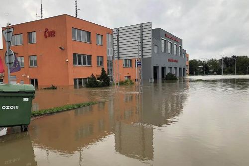 Foto: Povodně ničily nejen majetky, ale i hasičské stanice