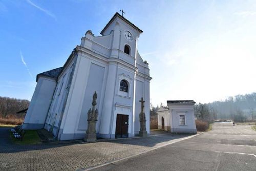 obrázek:Šikmý kostel v Karviné prochází rekonstrukcí střechy za 7 milionů