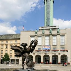 Včelí úly na radniční věži - zelenější Ostrava