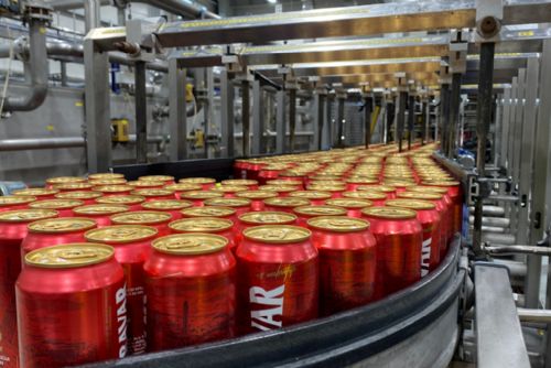 Foto: Zlomová investice v Ostravaru: nová linka na stáčení piva do plechovek za téměř 100 milionů korun