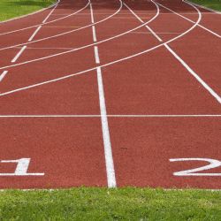 Nový sportovní areál u těšínského gymnázia je hotový, k dispozici je i veřejnosti