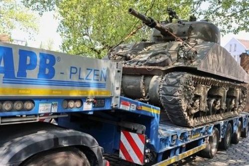 obrázek:Plzeň slaví 80 let svobody: Tanky, konvoj a historická show