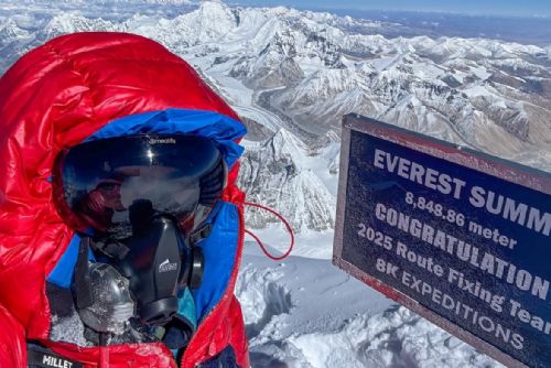 obrázek:Karel Abraham pokořil Mount Everest za 12 dní!