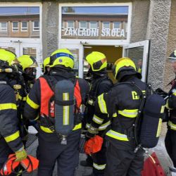 Požární cvičení ve Studénce: hasiči zachraňovali a likvidovali požár