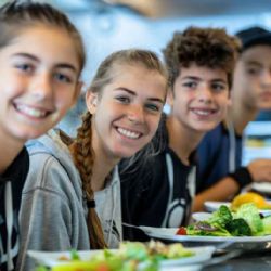 Obědy do škol zdarma: 49 milionů pro děti v roce 2025/2026