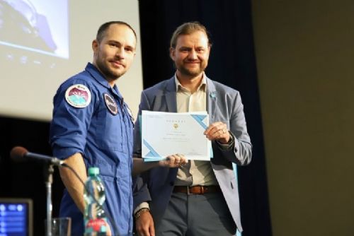obrázek:Ostravské chytré tričko připravené pro ISS: měření fyziologické zátěže astronautů